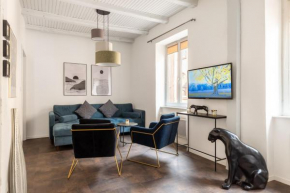 Travel Homes - The Rokst: Rare, Central and Modern